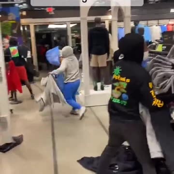 Nike Store Christmas Special at liberal shithole city