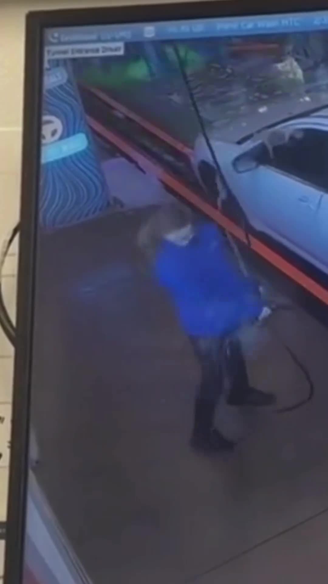 Teen at Indiana car wash strikes back