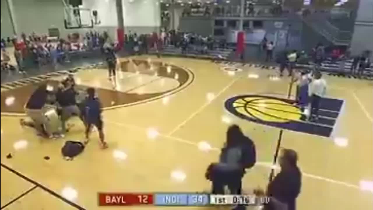 Brawl breaks out between parents, ref at Indiana girl's basketball game