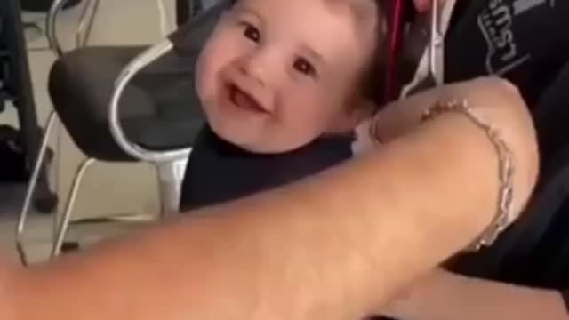 What a happy baby he is 😊😊