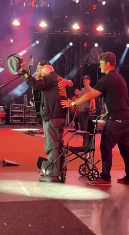 Luke Brings His Father, A Veteran, On Stage With Him..