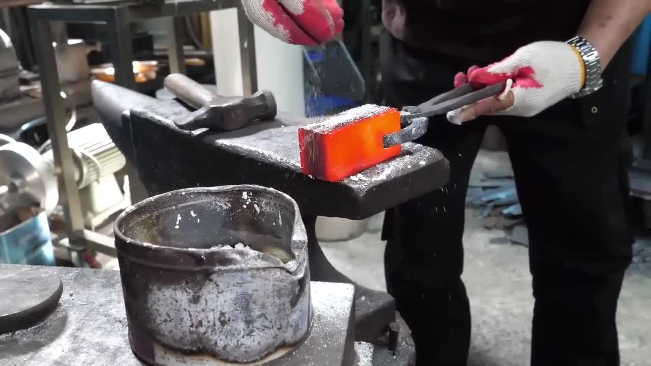 the appearance and function of the blade are perfect!