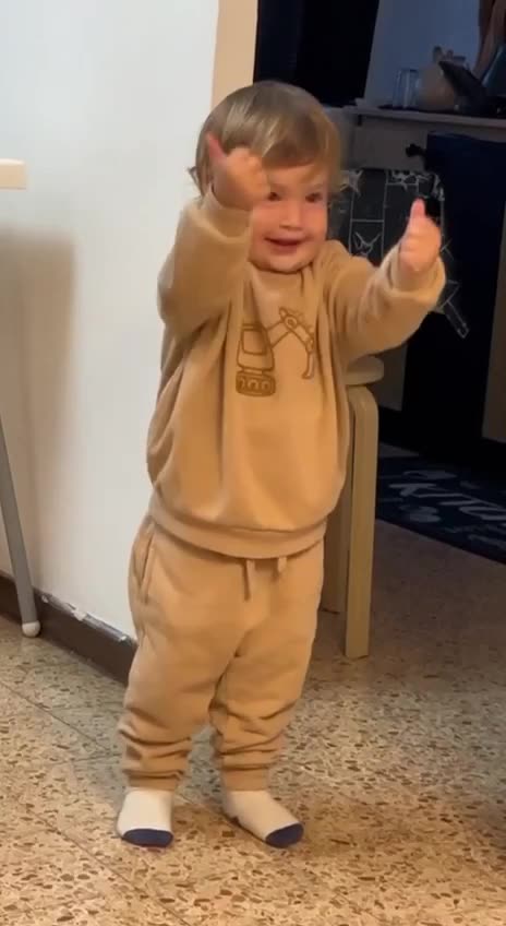 FAMILY EXCITEMENT GESTURE!