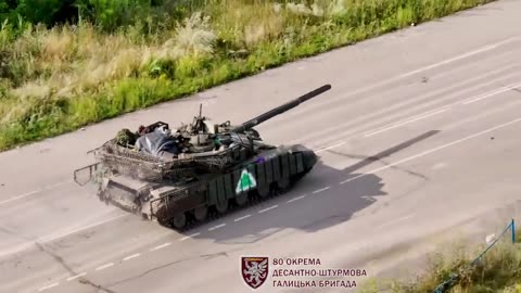 Incredible Video of Ukrainian Paratroopers Taking a Border Crossing from Russian Troops