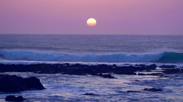 Relaxing ocean waves for deep sleep