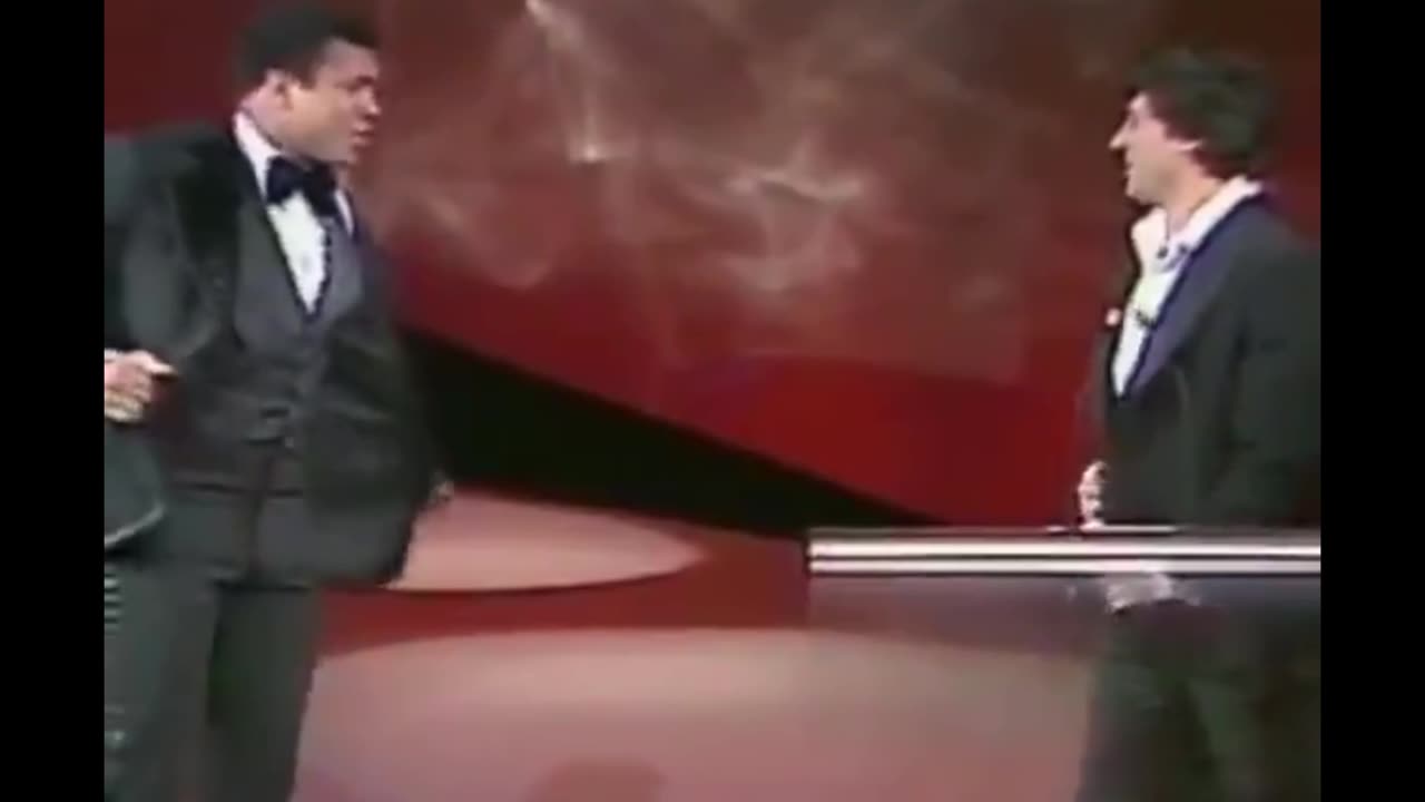Wow, what an iconic and unexpected moment in Oscars history! 🌟