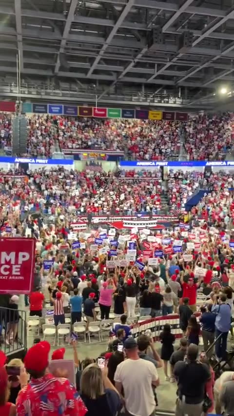 📍Atlanta, GA — Donald Trump has a packed house.