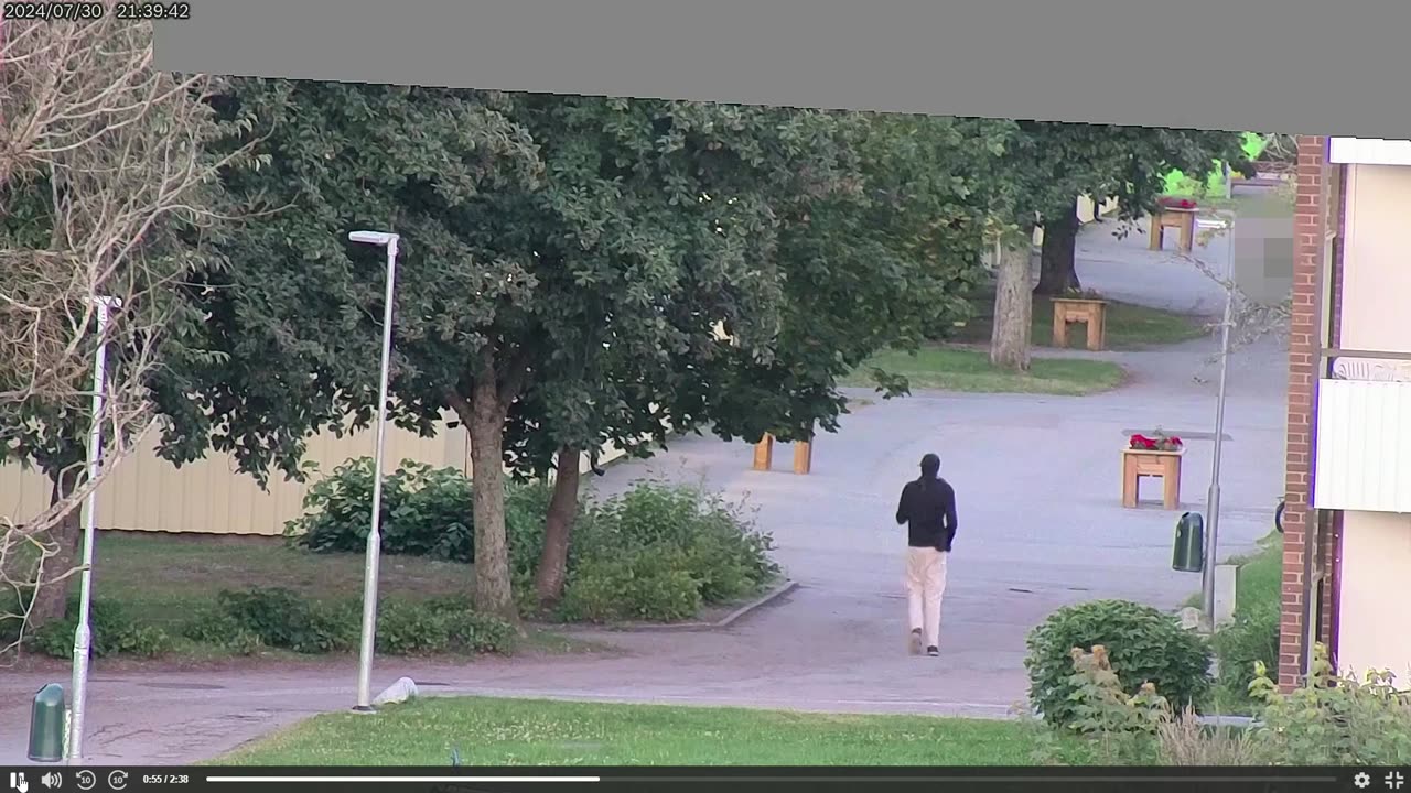 Polisen efterlyser maskerad man