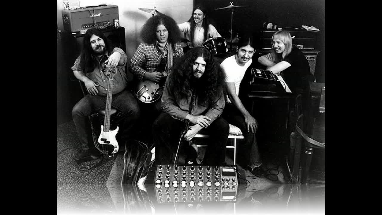 Kansas - Carry on Wayward Son - Soundboard Recording - Live at Chicago, IL (10-28-80)