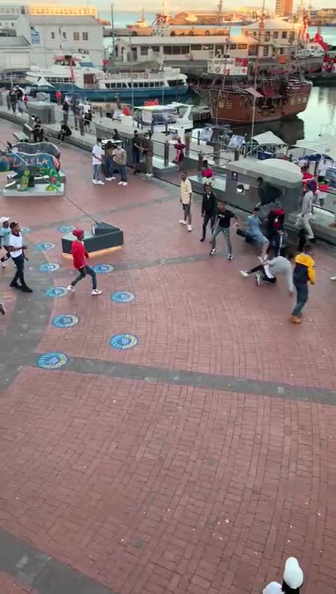 Stabbing chaos at V&A Waterfront