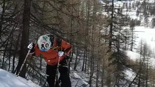 Dad commentates orange ski jump fail