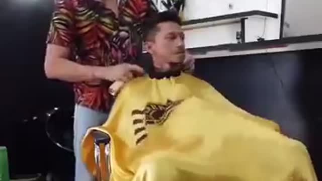 Funny Video of Barber, hair clipper