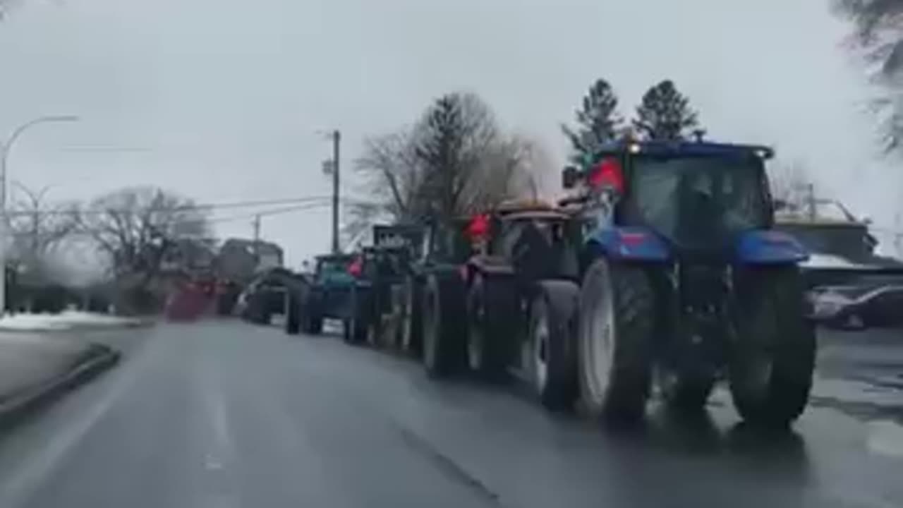 Canadian farmers rolling into Saint-Jean-sur-Richelieu, Quebec