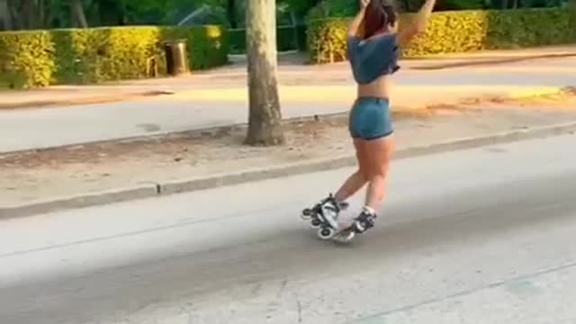 ANDA MUITO DE PATINS