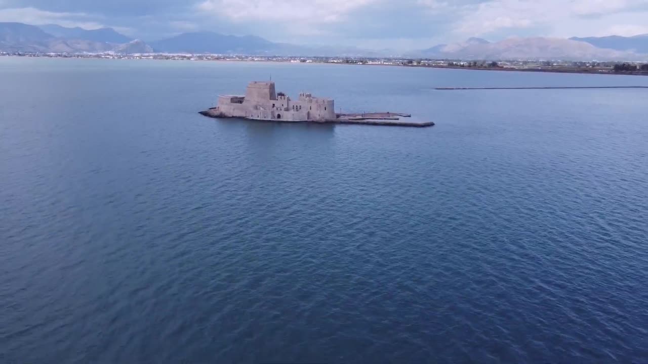 Walk in Nafplio from the air... Dji Mini 2