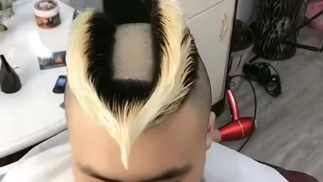 Very funny hair style comedy hair cutting 😜✂️