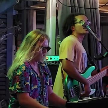 Hunter Myers (Funky Lampshades) - LIVE @ OSO (Short 5)