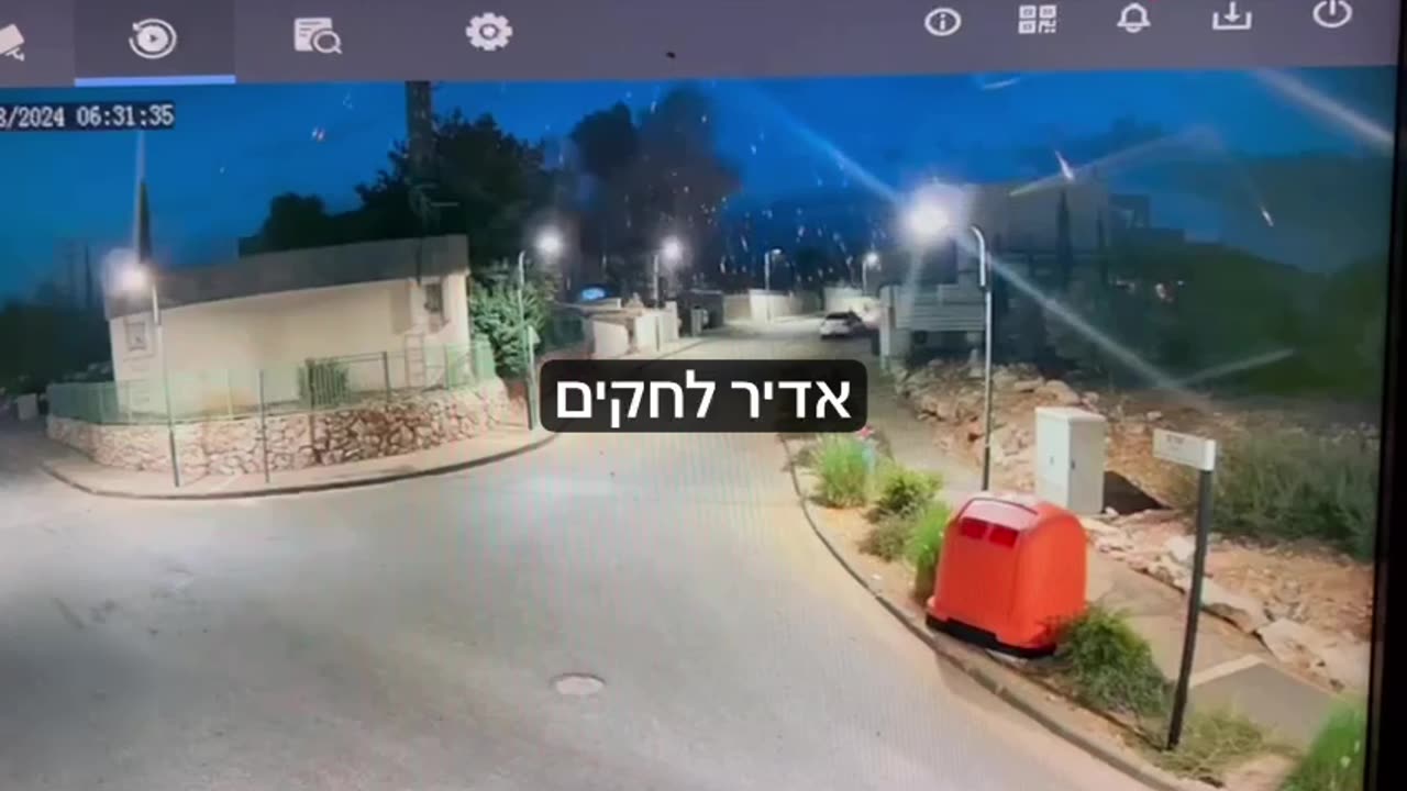 Crazy documentation: this is how a rocket directly hit a house in the settlement