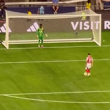 Vieira humiliated Andre Onana. 😂