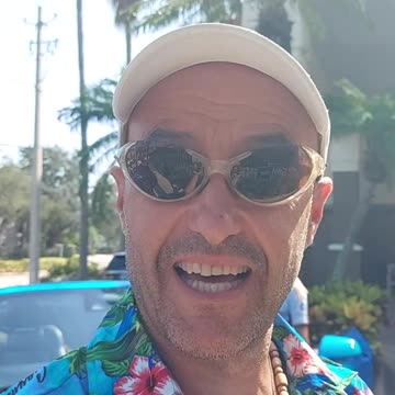 First Lady Biden, Trump & Michael König-Breuss are in Tampa Florida 😉 Soul-Language Light-Language