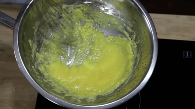 How To Make 1-Minute Hollandaise