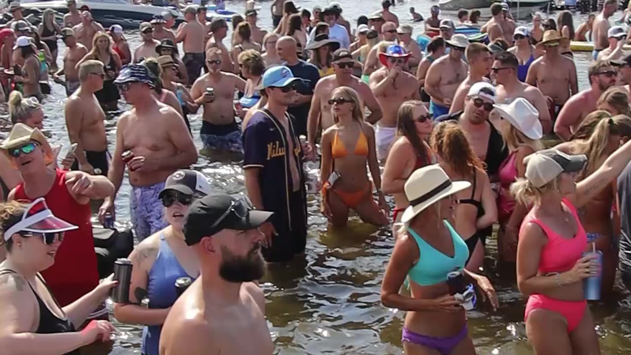 Hurry Up Wait band sings Old Dominion's Pearl Jams Even Flow at Shawano Lake Sand Bar Bash