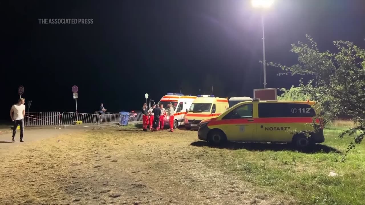 More than 20 injured after two gondolas on Leipzig ferris wheel catch fire