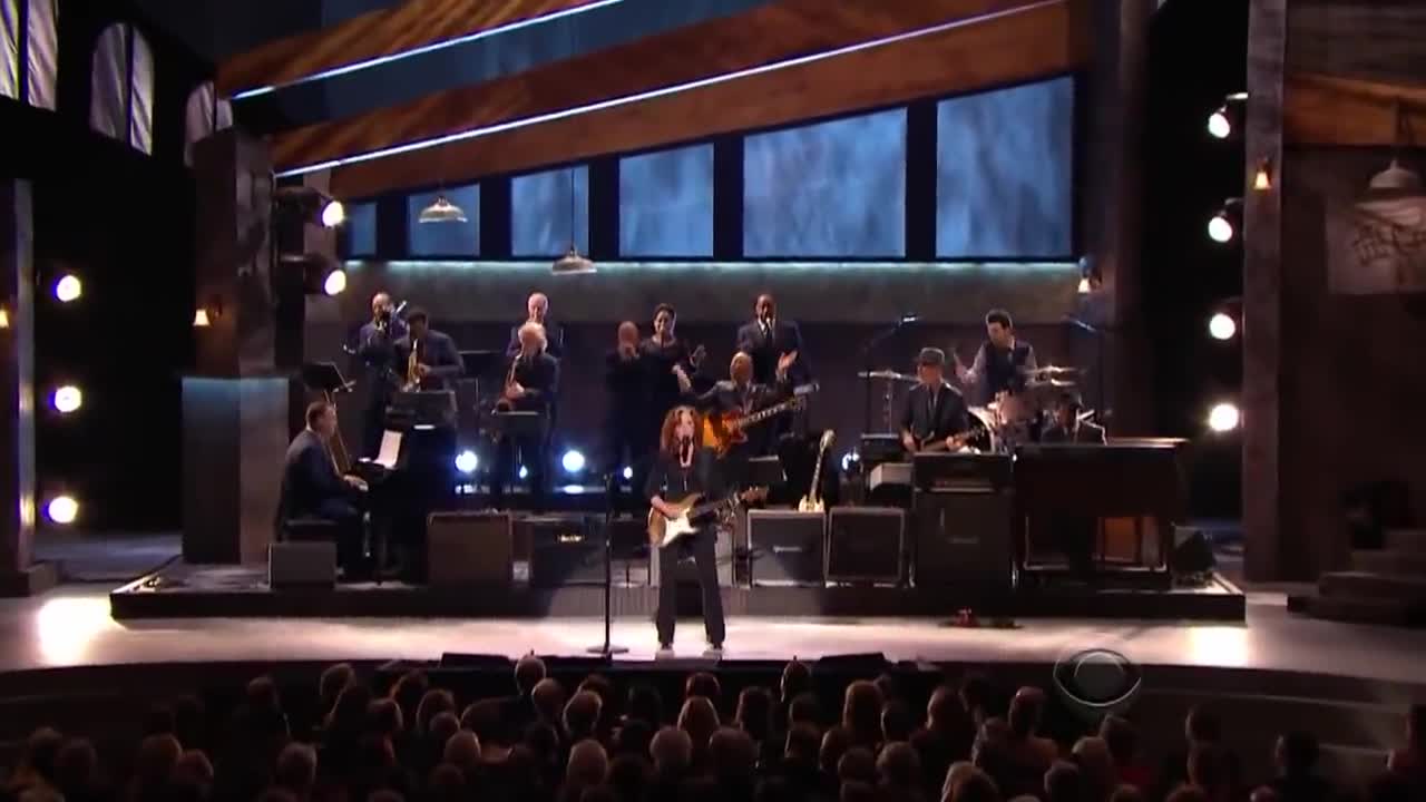 Bonnie Raitt, Tracy Chapman, Jeff Beck and Beth Hart - "Sweet Home Chicago" (2012)