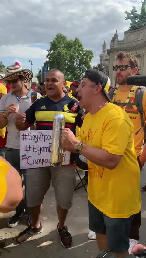Así se vive el ambiente en Paris y en Colombia por la hazaña de Egan Bernal