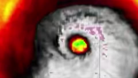 👀🇺🇸 New Eye Is Warming, Becoming More Circular w/ Hurricane Milton after eye wall replacement!