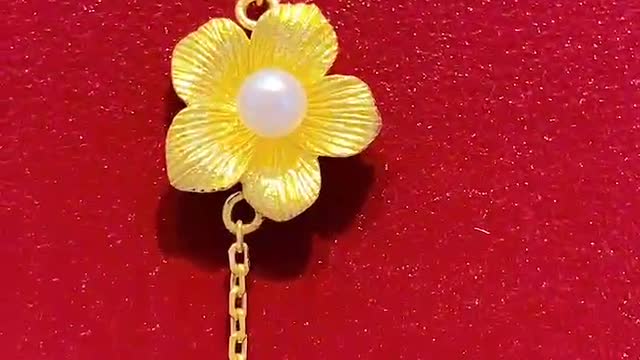 Gold Flower Necklace