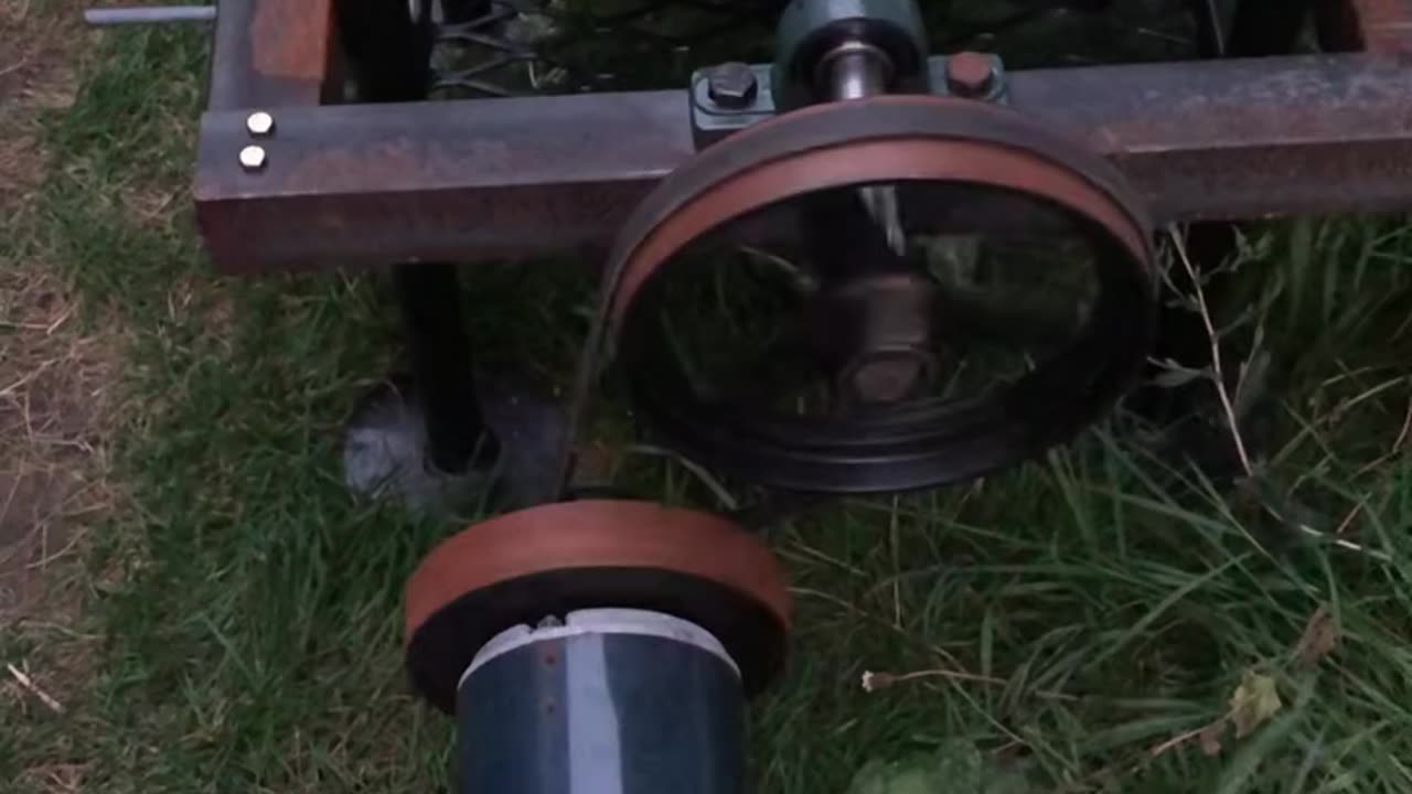 My momentum generator turned by the fly wheel