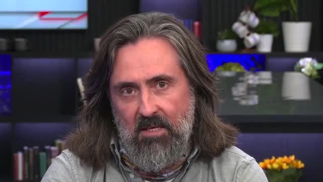 Neil Oliver - are we stupid