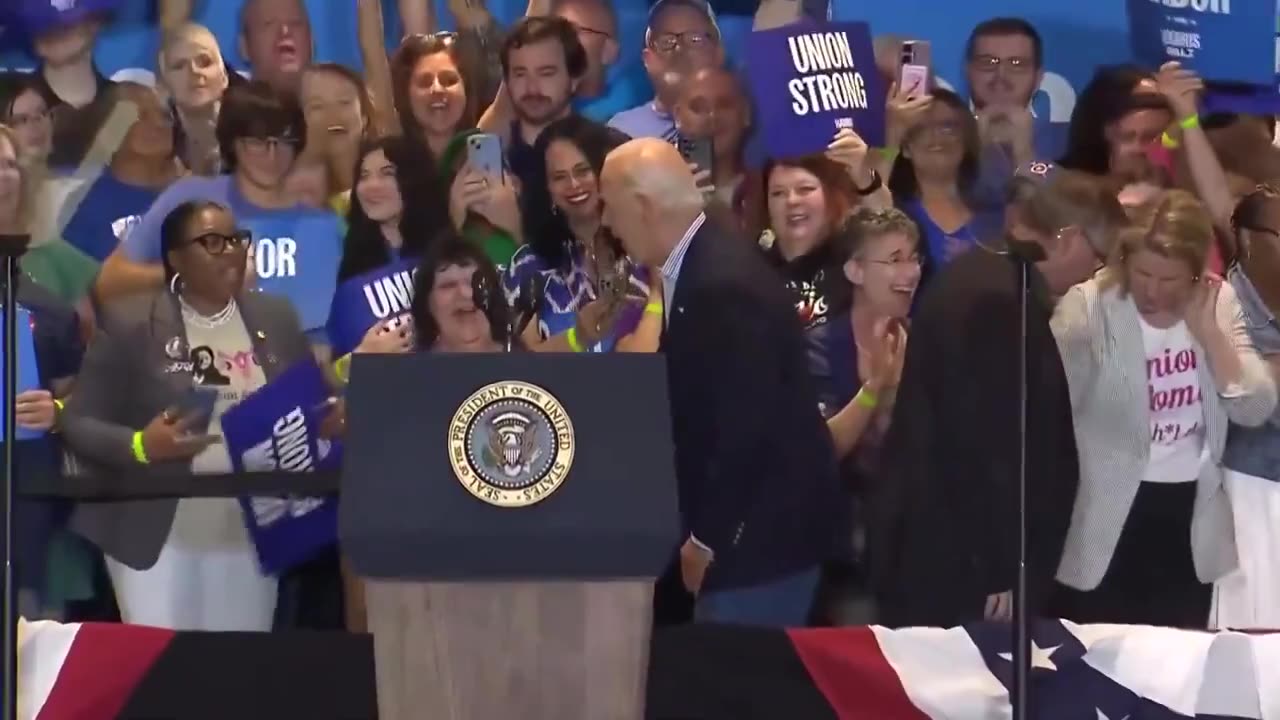 Kamala arrives for her rally in Pittsburgh with Crooked Joe Biden