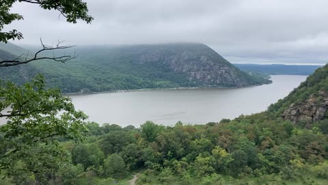 Washburn Trail to Bull Hill (Hudson Highlands State Park, Cold Spring, NYS) 3