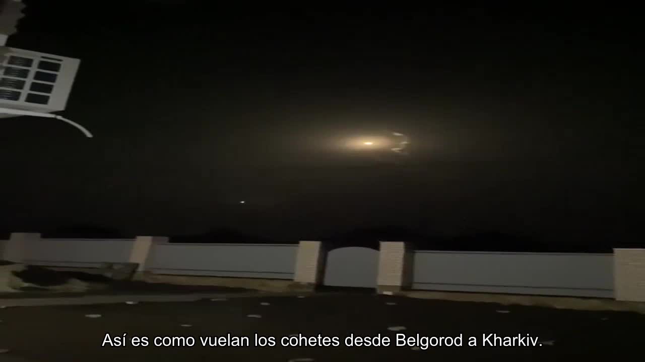 Así es como vuelan los cohetes desde Belgorod a Kharkiv. Aproximadamente tres minutos después, el