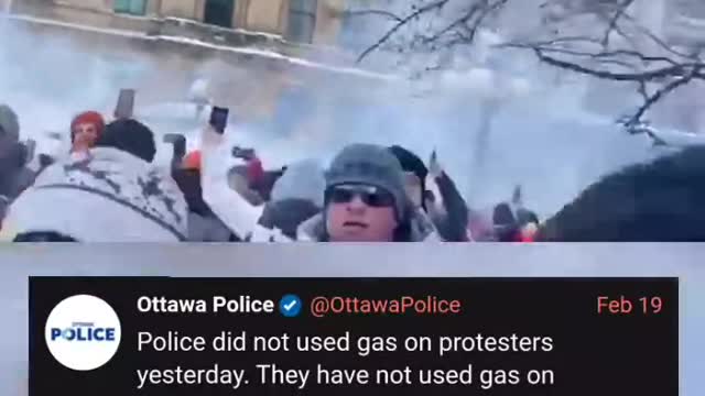 Ottawa: police deploy tear gas. Police then tweet they didn't use tear gas.