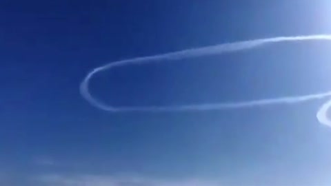 .Russian Air Force draws a giant penis in the sky over Crimea, — pointing into Ukraine.