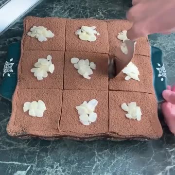 Волшебный десерт! Вкуснейший тающий во рту. Почти торт и даже лучше))