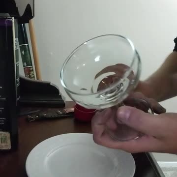 How to Properly Rim a Glass