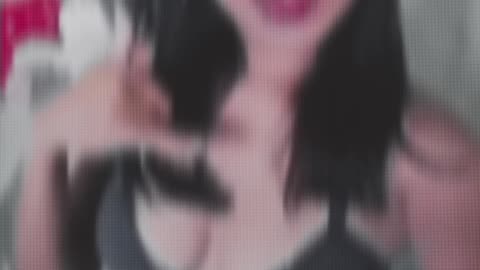 My girlfriend is very pretty, don't you think?