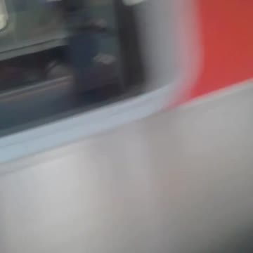 a chegada do trem na estação