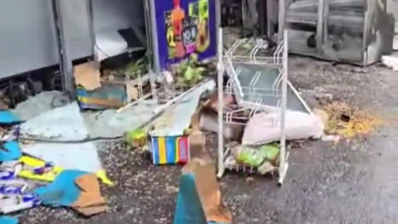 Arab supermarkets in Belfast are set on fire. 10H ago