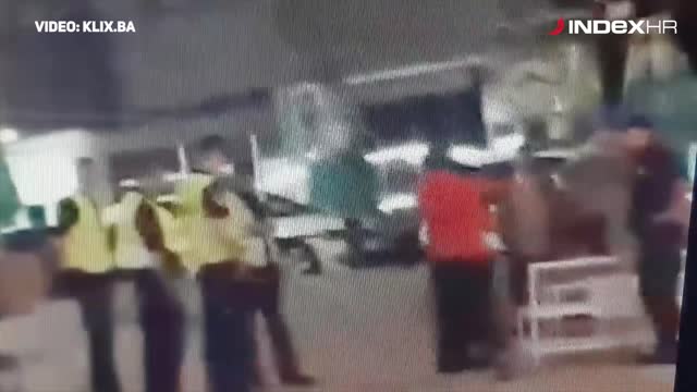 Policajac opalio šamar nepoznatom muškarcu