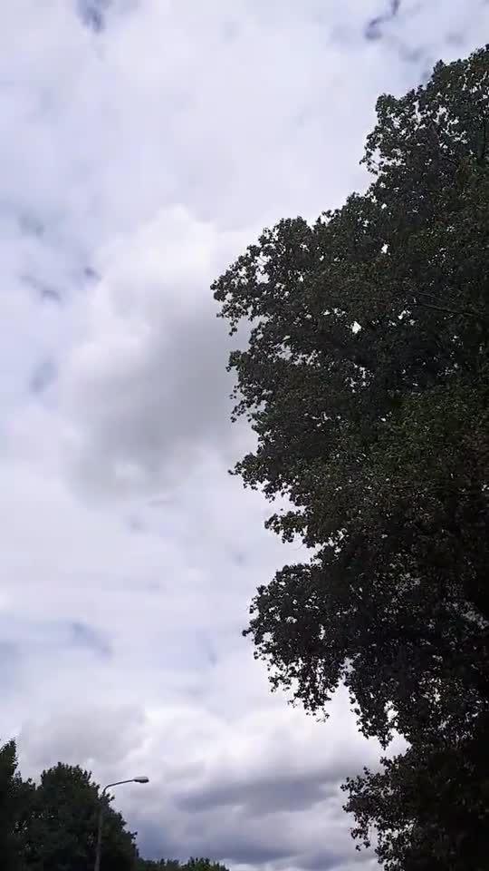 Himmel in Berlin am 6. Juli 2022 um 15:13 Uhr