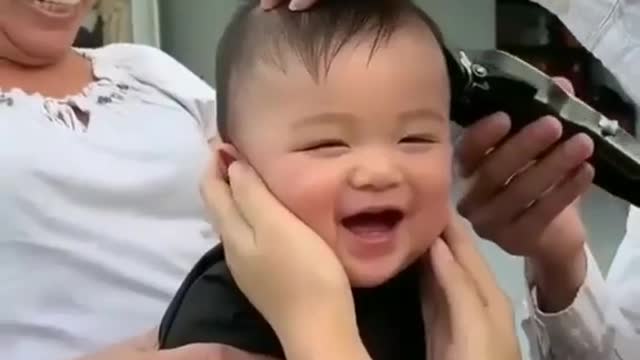 Heartwarming 🤗 cute & Small baby's reaction to haircut 😍😱