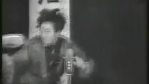 1960 Japanese student kills leader of Japanese socialist party