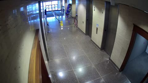 8003FCOB01ElevatorLobby_2021-01-06_10h40min00s837ms.mp4