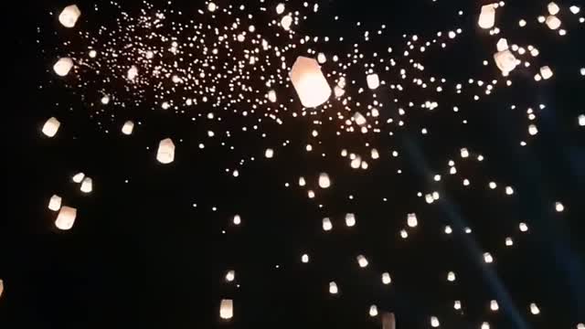 Those who watch Kongming Lantern will be safe and happy.