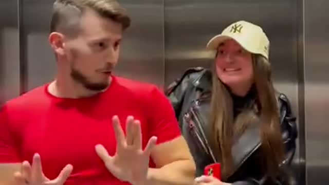 GIRL PUNISHED BODYBUILDER in the ELEVATOR😏/ДЕВУШКА ПРОУЧИЛА КАЧКА В ЛИФТЕ/@Shmeksss.Channel